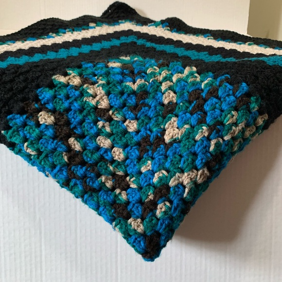 Recliner Lap Blanket Crocheted Continuous Granny Square - Picture 7 of 10